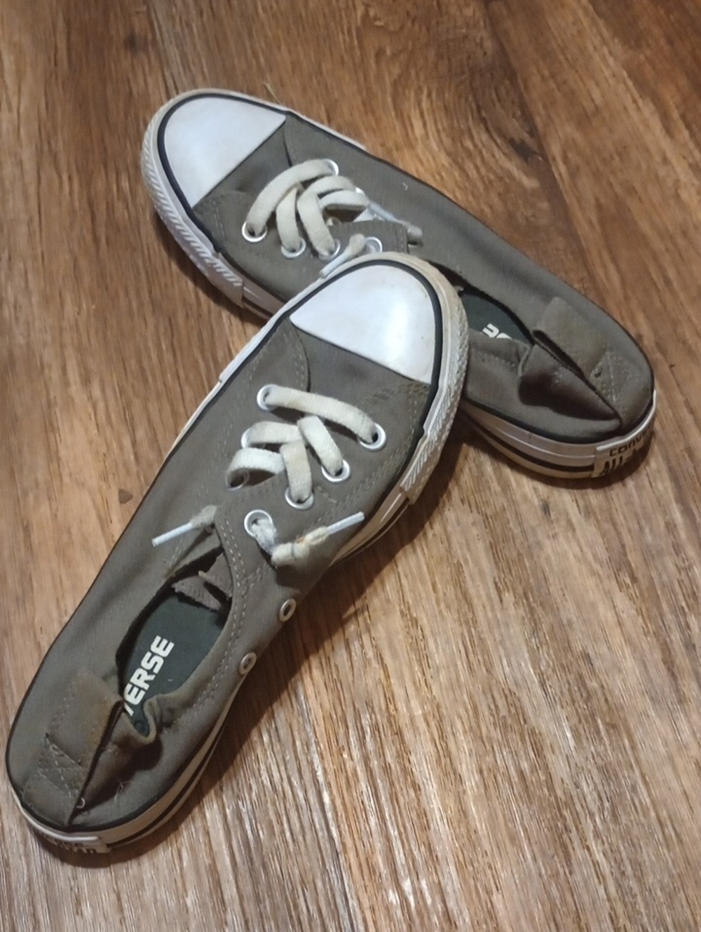 Converse Olive Green Low-Top Canvas Sneakers with White Toe Sz 7